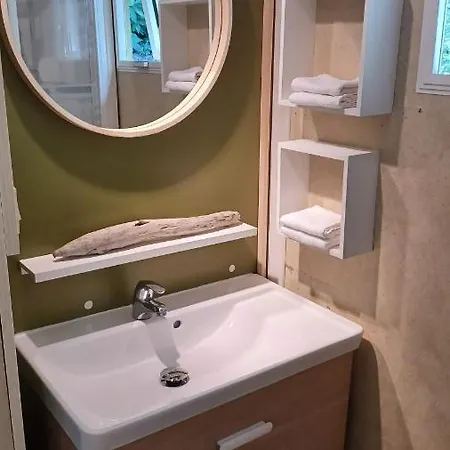 Le Petit D' Anto-france Chalé Levie